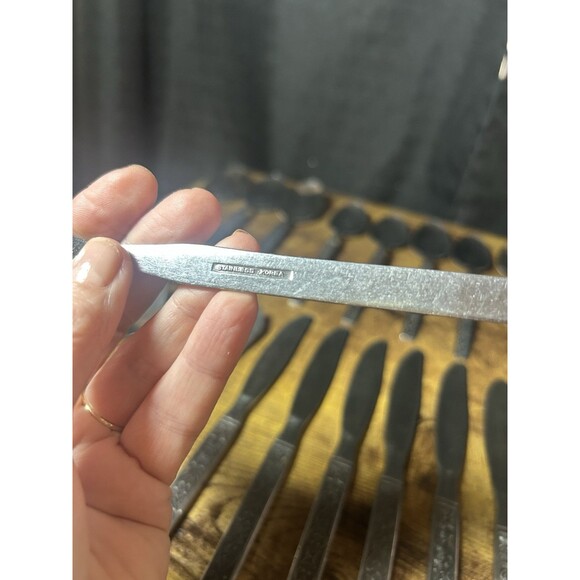 Orleans Stainless Steel Flatware Pattern ORL59 Scrolls Black Accent Vtg 34 Piece - Picture 10 of 14